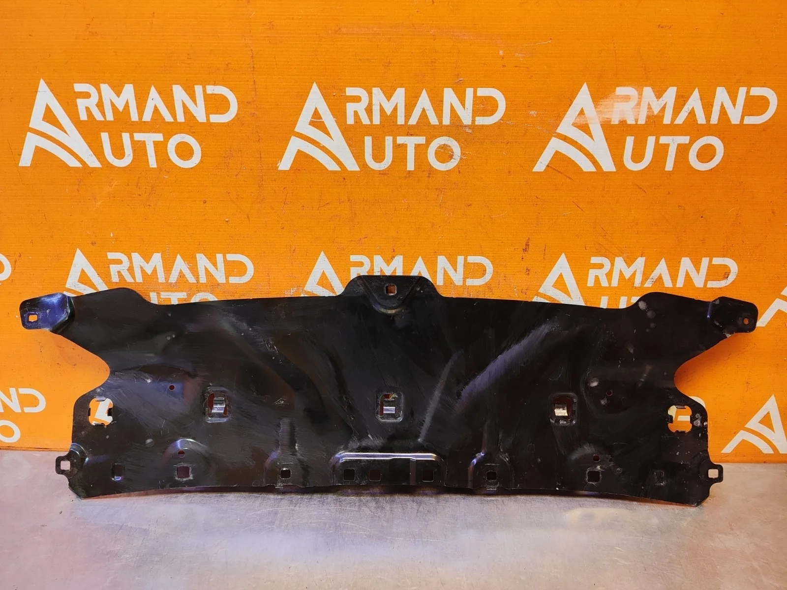 Панель передняя (суппорт радиатора) верхняя BMW 5 series 2016-нв G30 G31