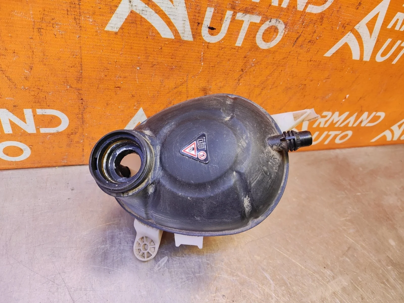 Бачок расширительный Mercedes -Class 2014-2021 W205