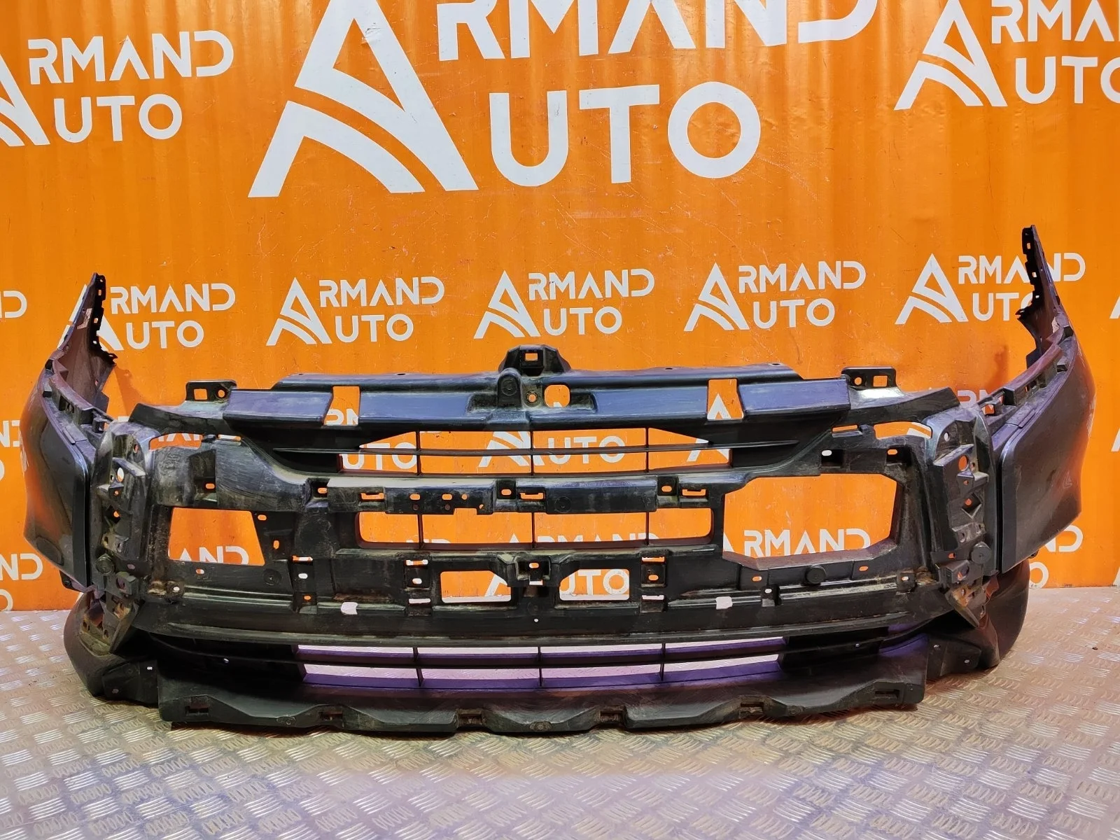 Бампер Mitsubishi Outlander 2018-нв 3