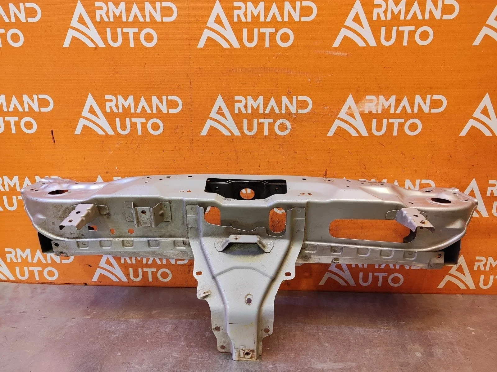 Панель передняя (суппорт радиатора) верхняя Mitsubishi ASX 2010-2020 GA0