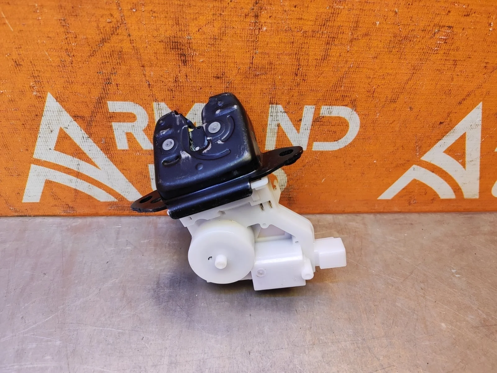 Замок двери багажника Nissan Qashqai 2013-2022 j11