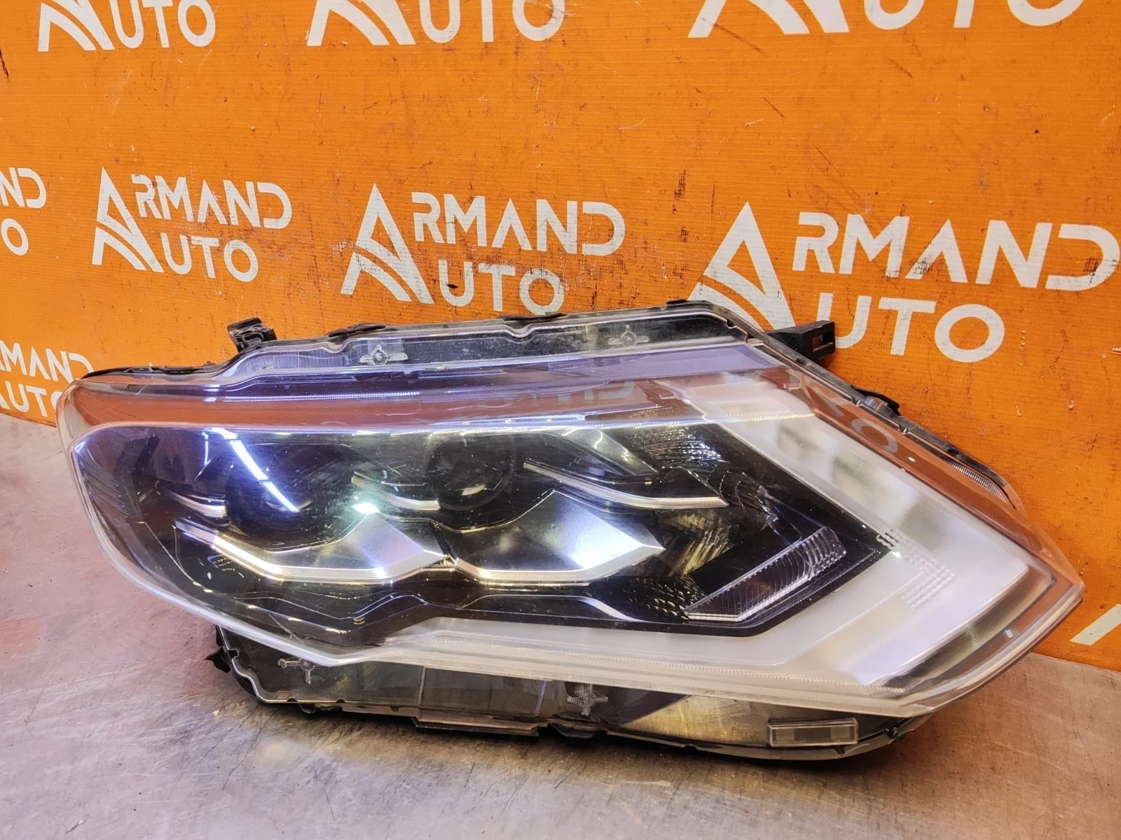 Фара Nissan X-Trail 2017-2022 3 T32