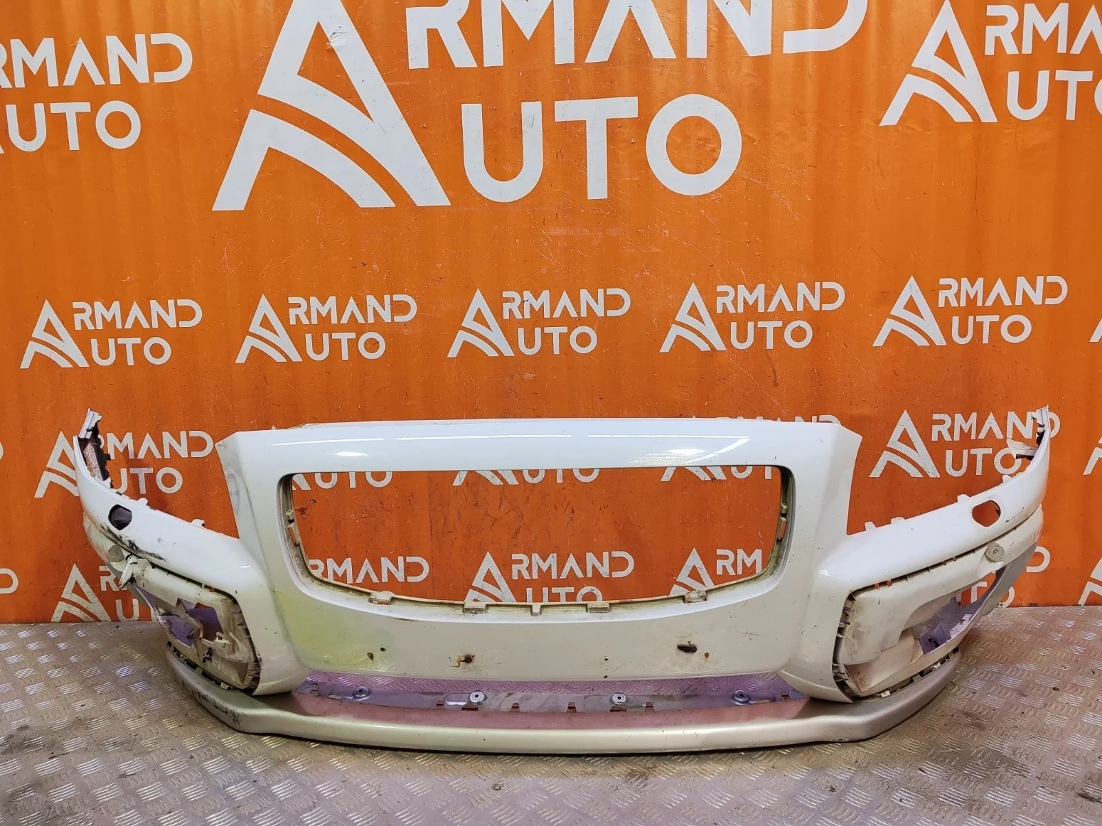 Бампер Volvo XC70 2007-2013