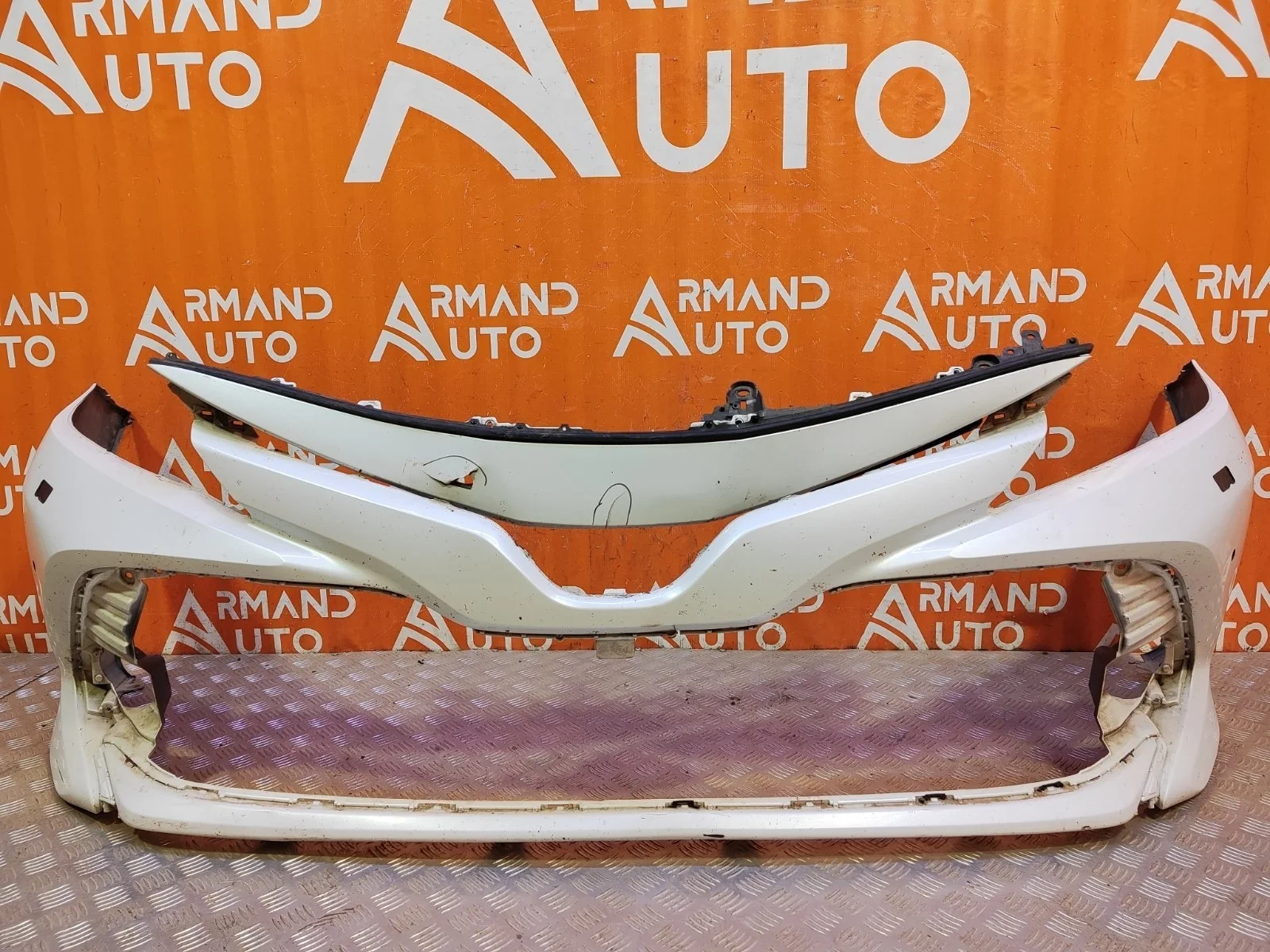 Бампер Toyota Camry 2017-2021 8 XV70