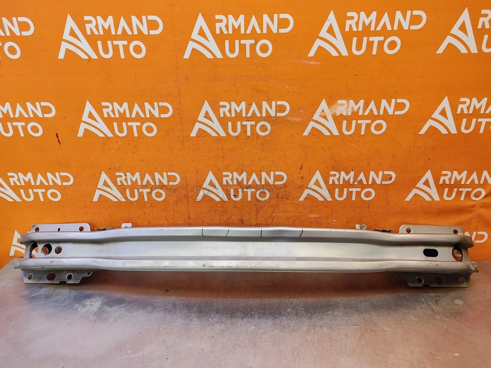 Усилитель бампера Volvo XC70 2007-2013