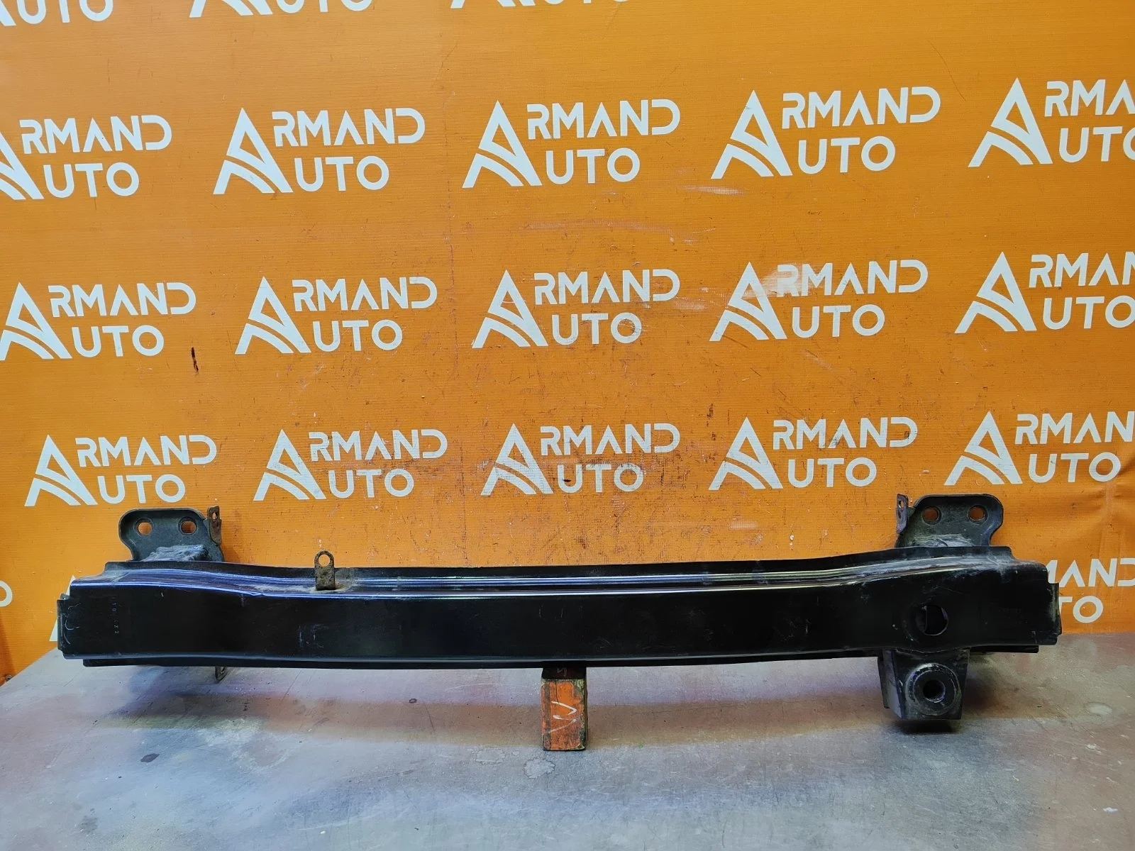 Усилитель бампера Skoda Yeti 2014-2018