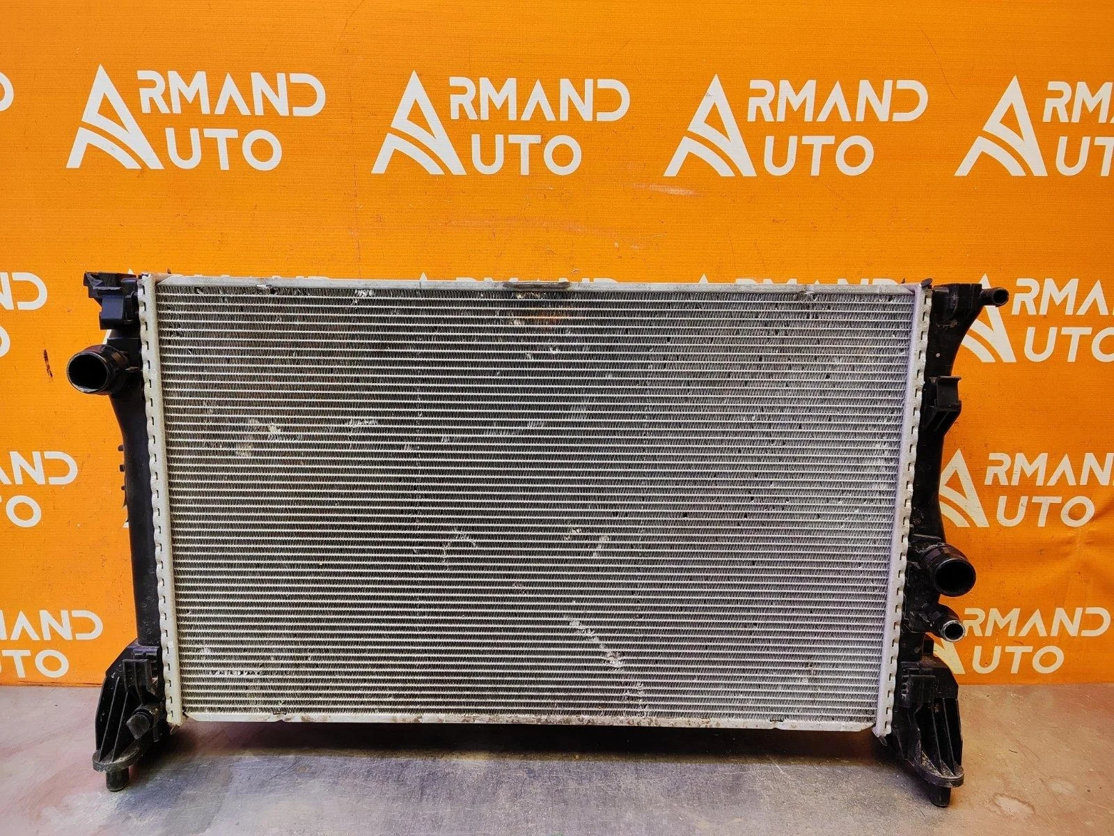 Радиатор двигателя (двс) Mercedes V-Class 2014-нв W447