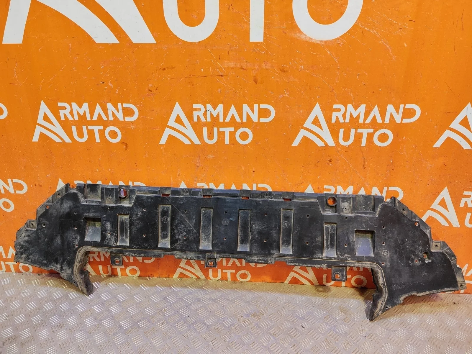 Пыльник бампера Volvo XC90 2014-нв