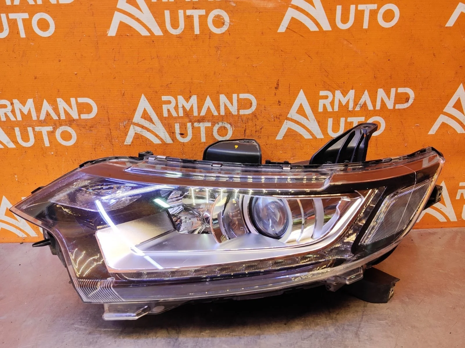 Фара Mitsubishi Outlander 2015-нв 3