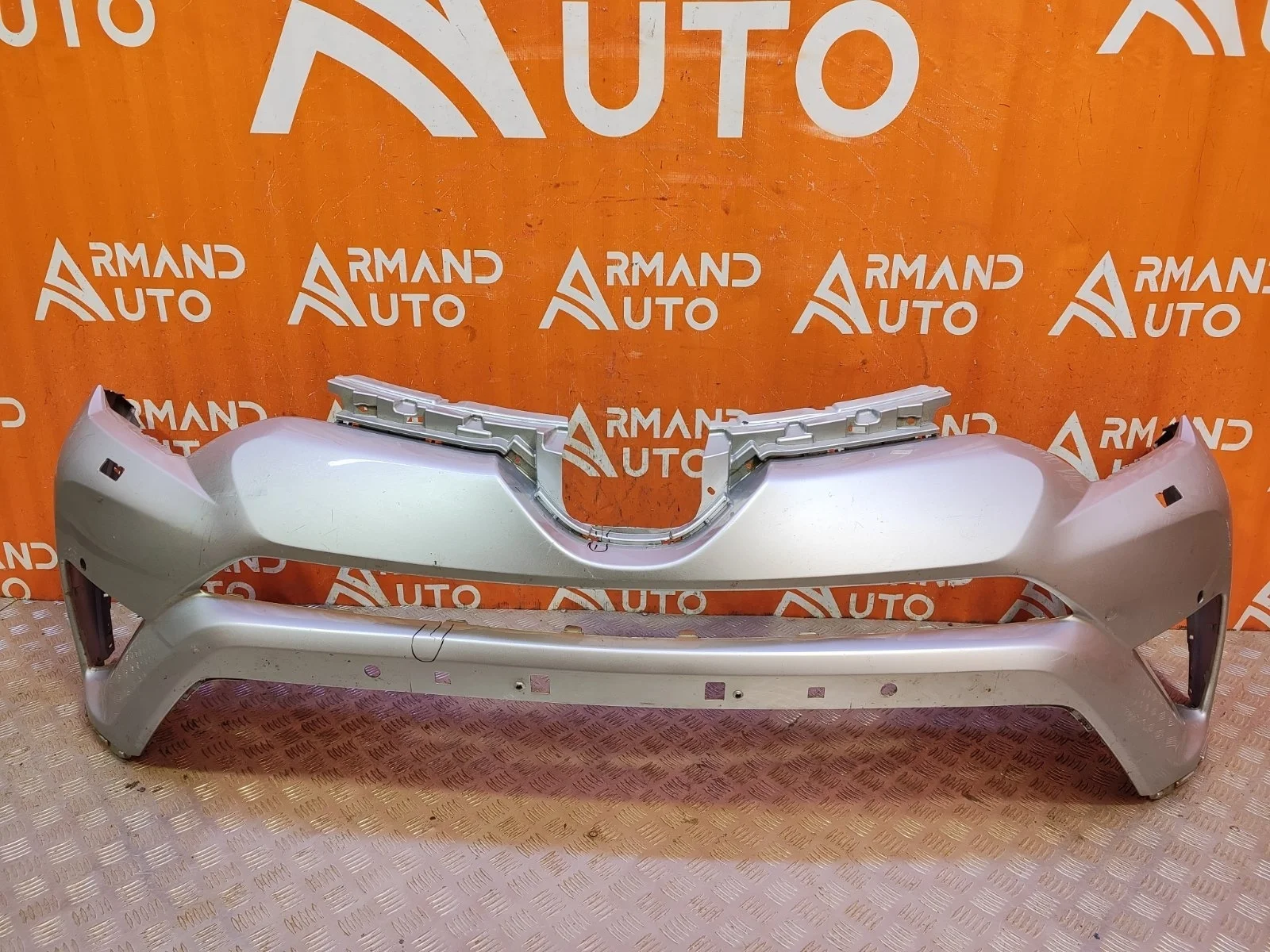 Бампер Toyota RAV4 2015-2019 CA40