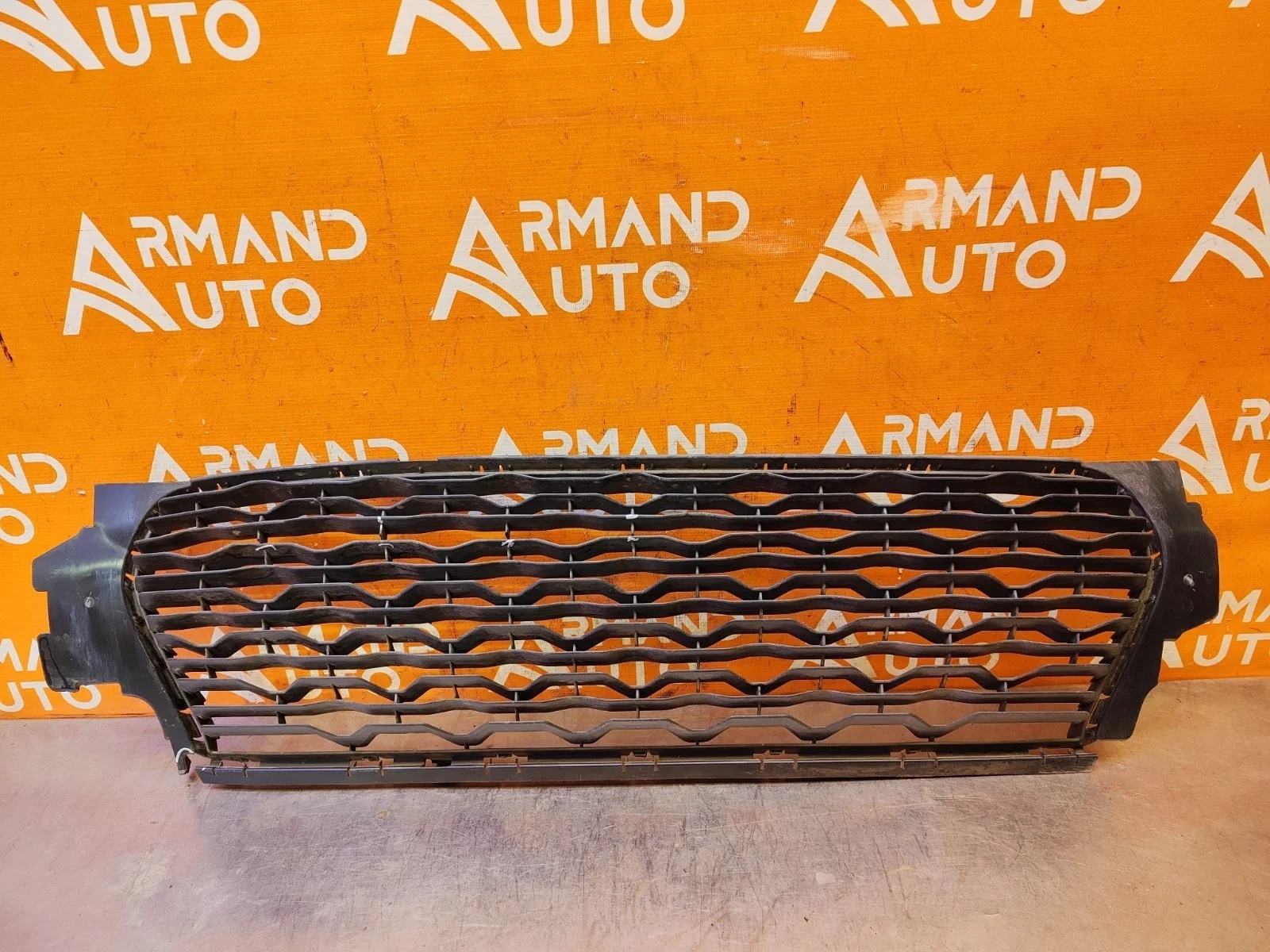 Решетка бампера Renault Duster 2021-нв