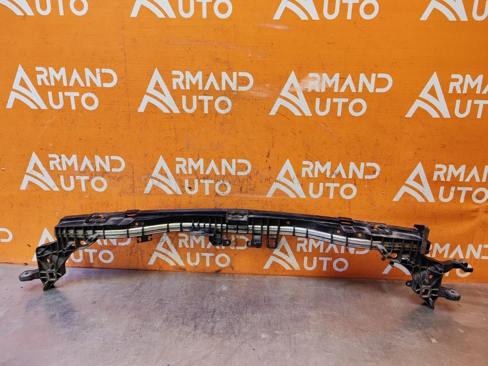 Кронштейн радиатора верхний Mercedes -Class 2016-нв W213, S213, C238