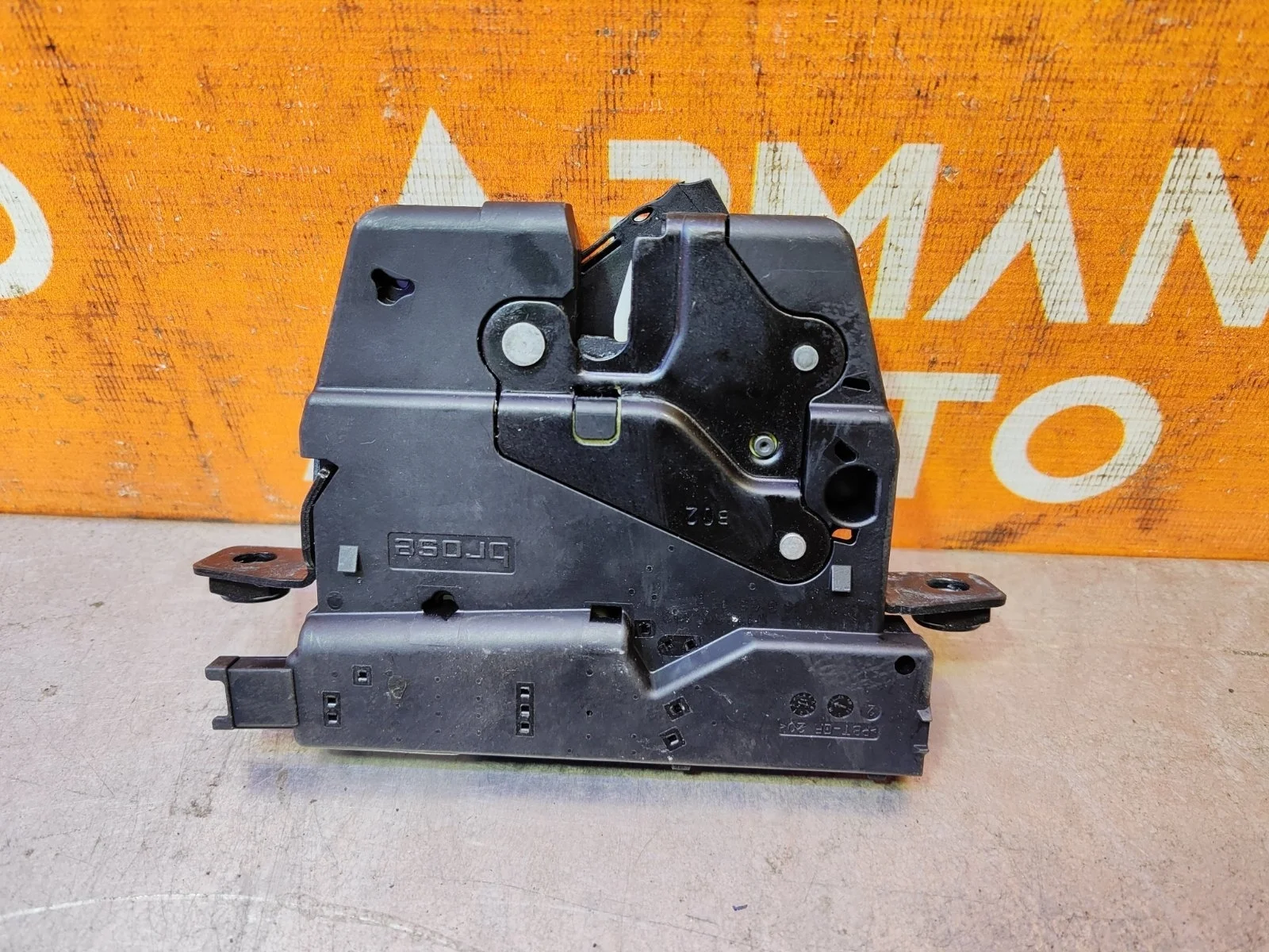 Замок крышки багажника BMW 5 series 2009-2017 F10