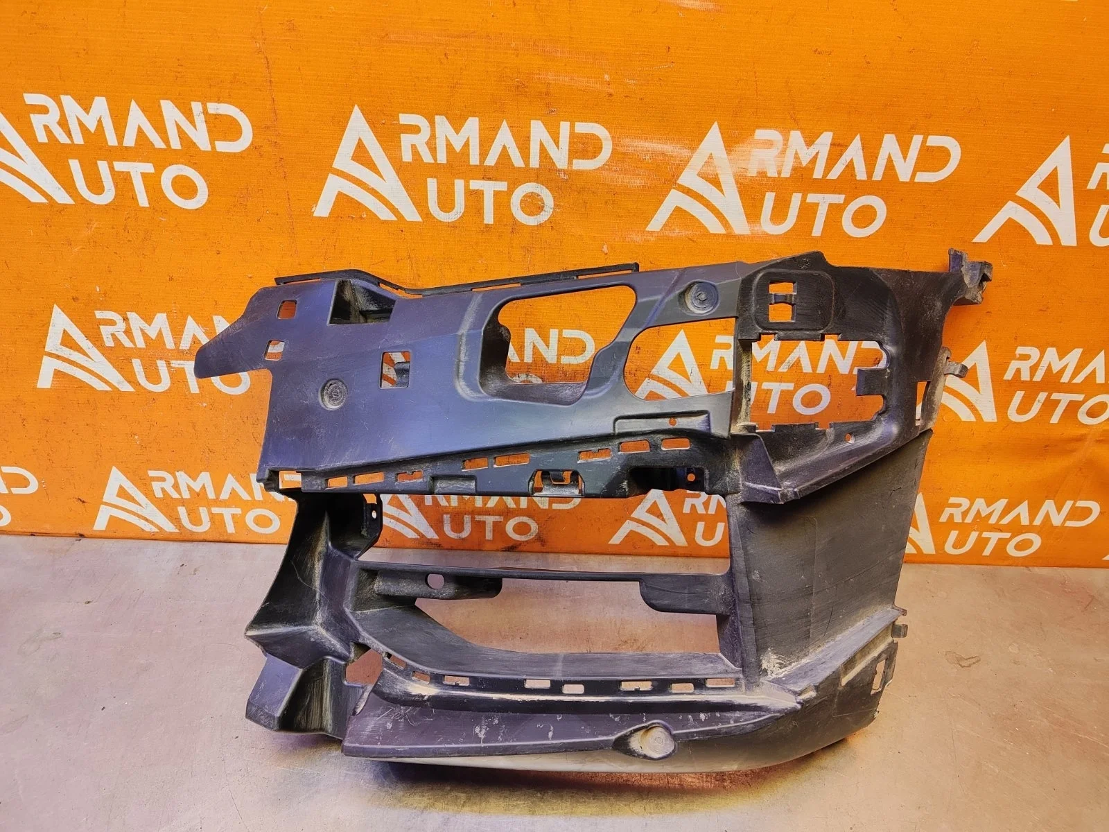 Кронштейн бампера BMW 5 series 2016-2020 G30 G31