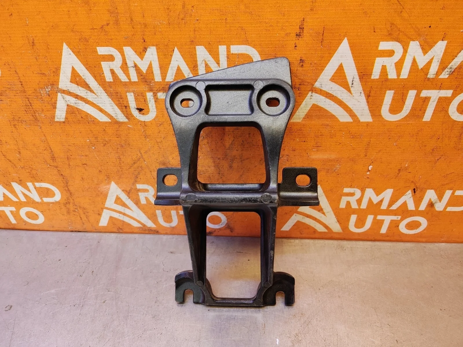 Кронштейн подножки порога Land Rover Range 2012-2022 4 L405