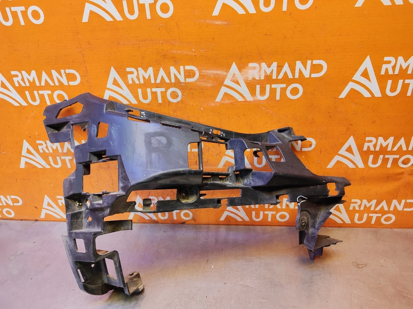 Кронштейн бампера Mercedes -Class 2016-2020 W213, S213, C238