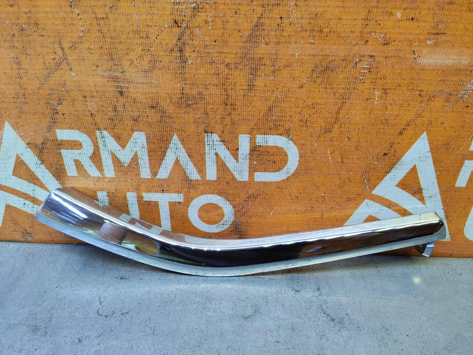 Накладка бампера верхняя Mitsubishi Outlander 2015-нв 3