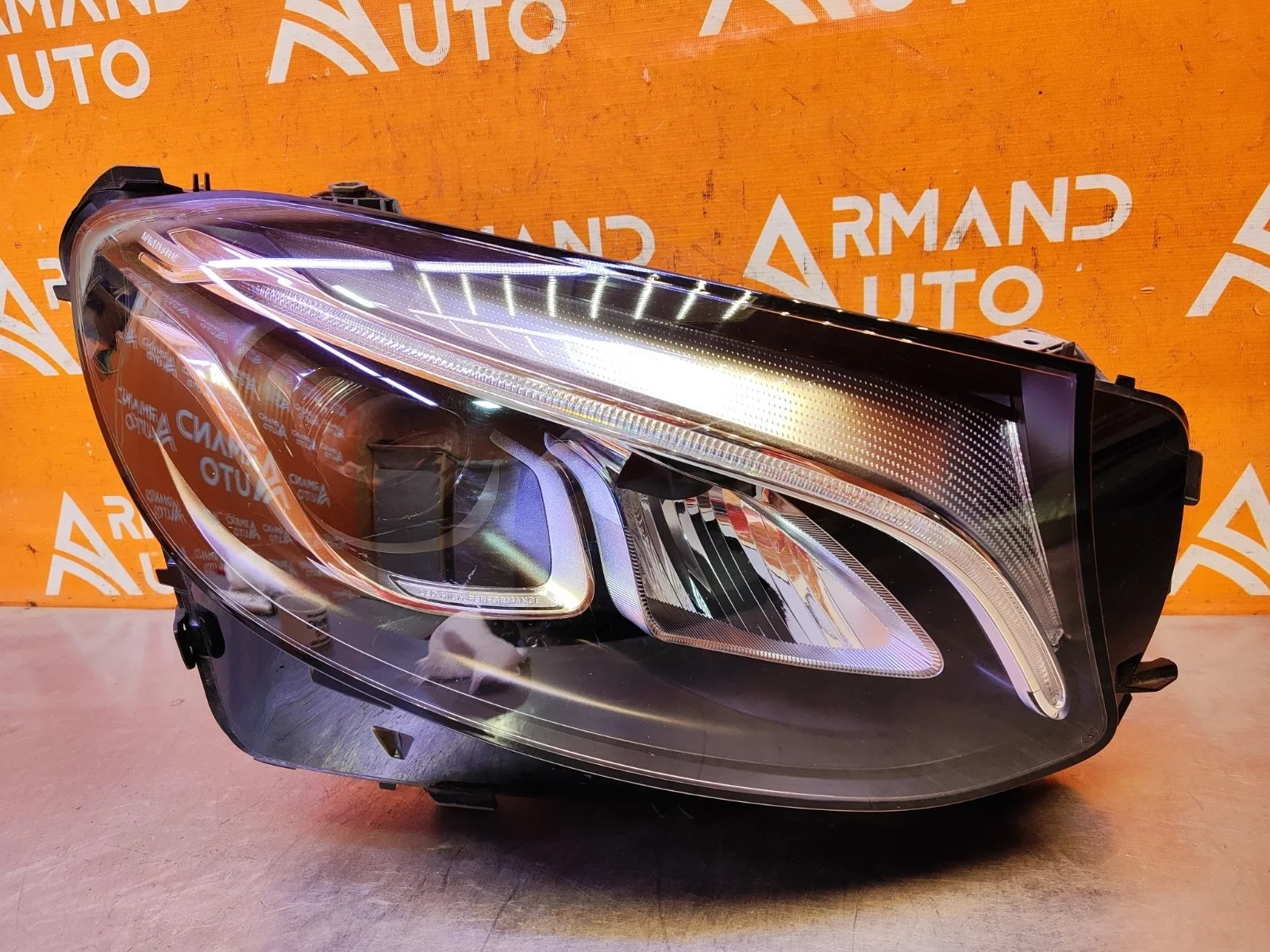 Фара Mercedes GLC-Class 2015-2019 X253
