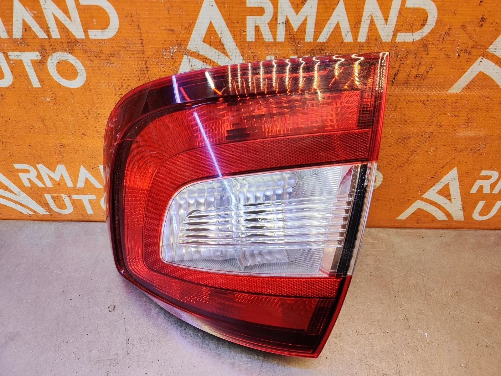 Фонарь Skoda Rapid 2014-2020