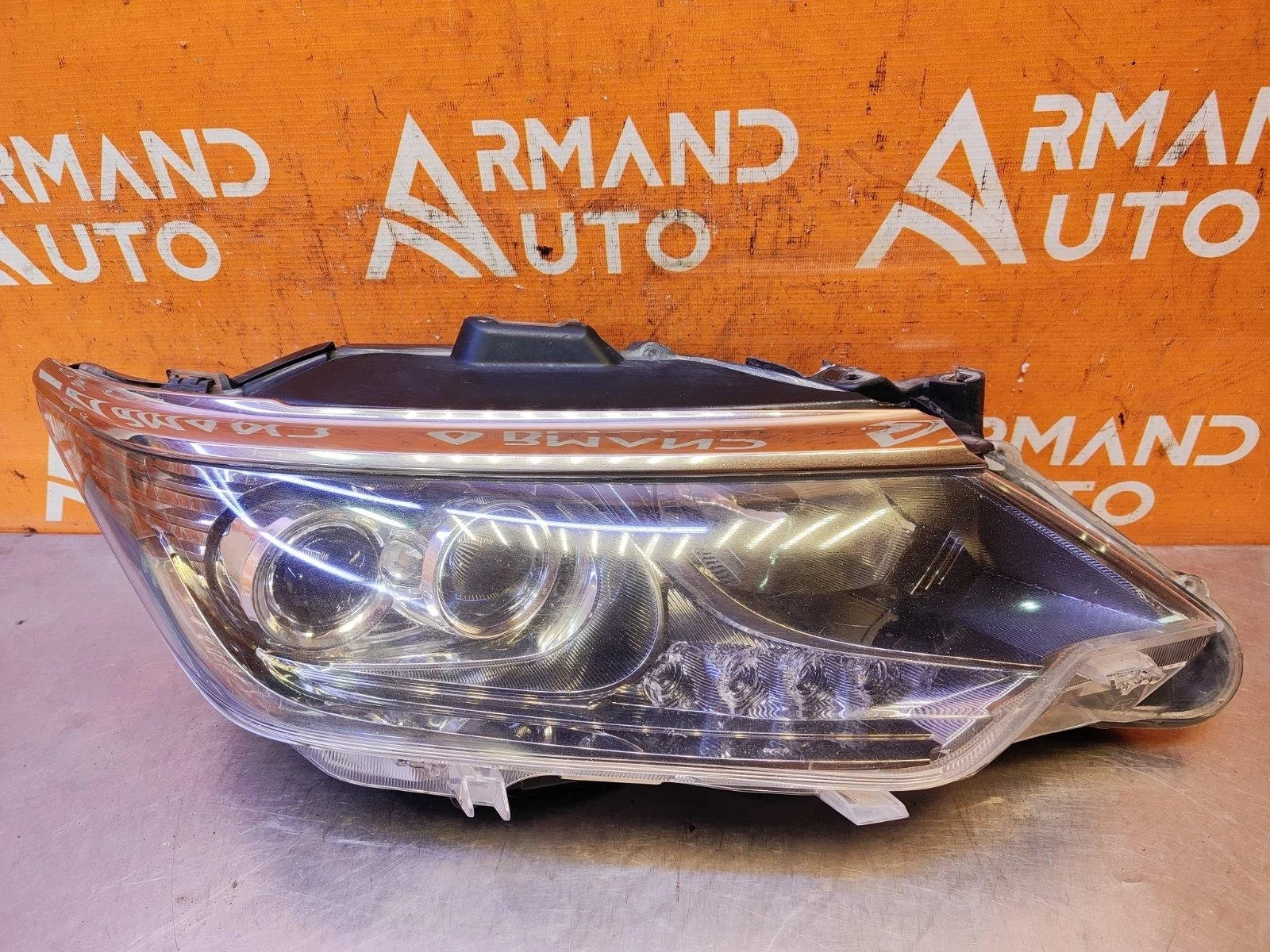 Фара Toyota Camry 2017-2018 XV50