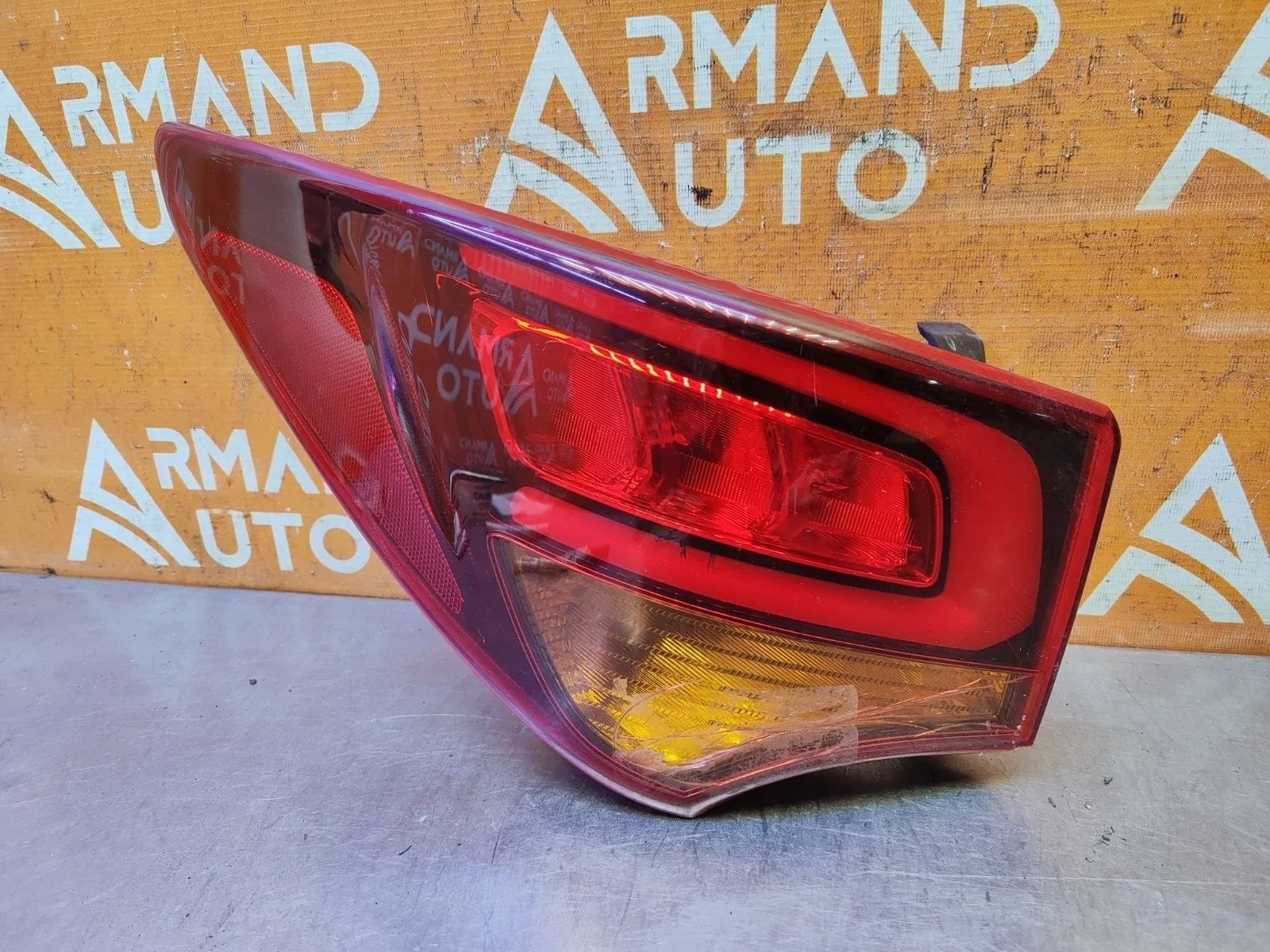 Фонарь внешний Hyundai Santa Fe 2015-2019 3 DM