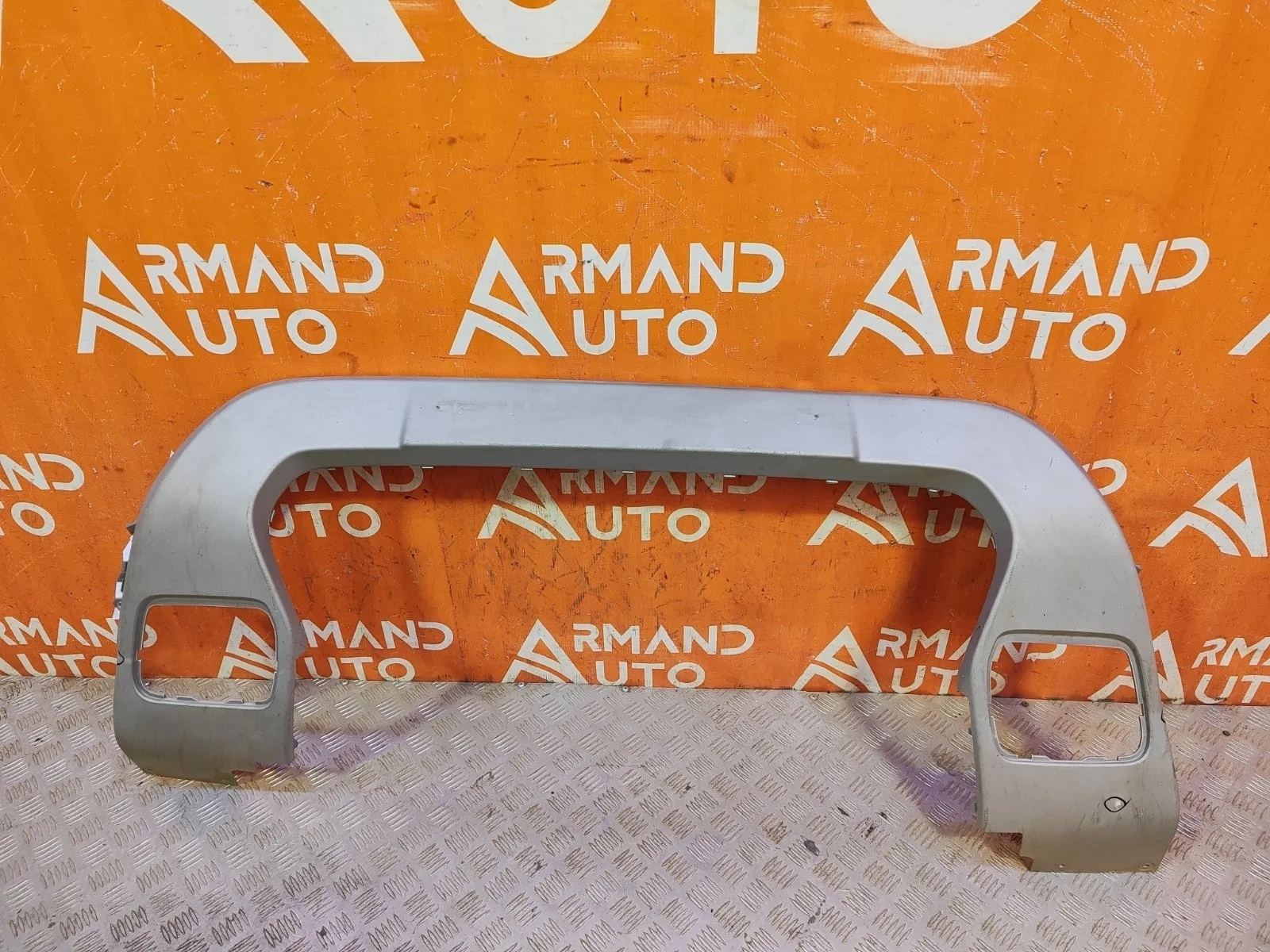 Накладка бампера Renault Duster 2021-нв