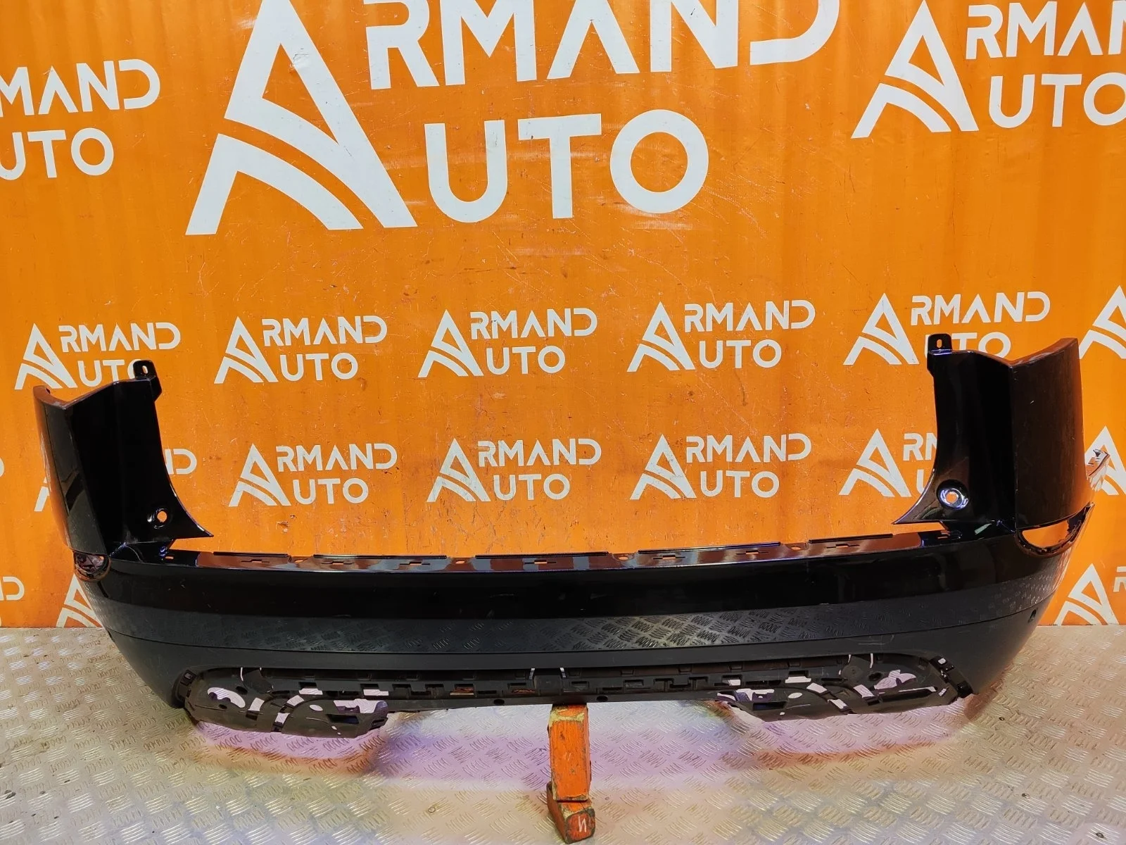 Бампер Land Rover Range Velar 2017-нв L560