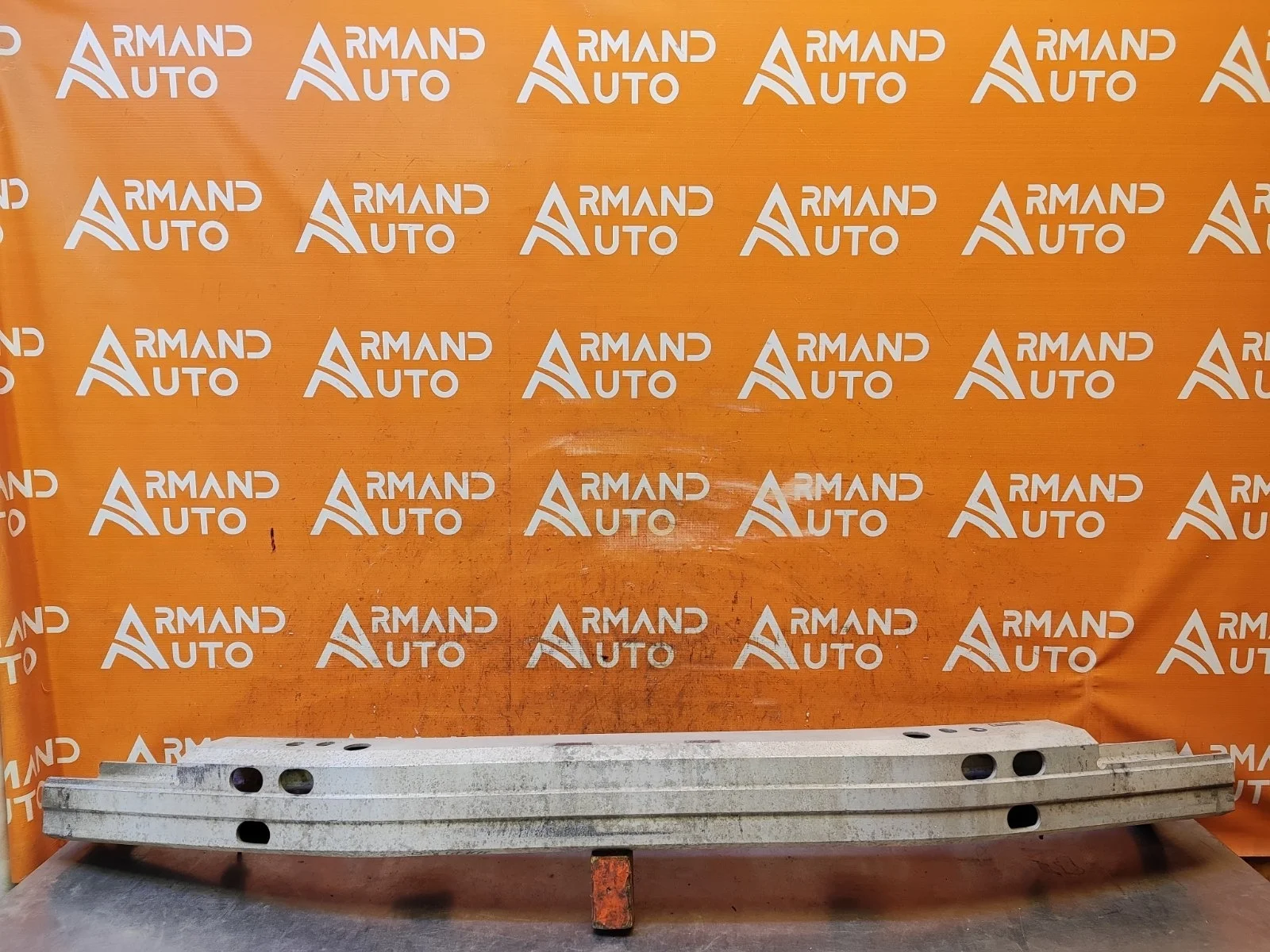 Усилитель бампера Toyota Land Cruiser 2007-2021