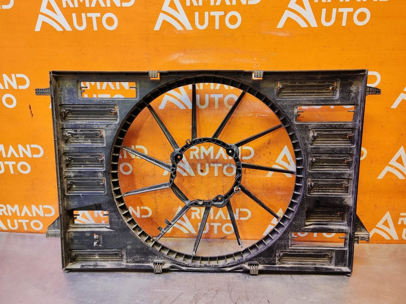 Диффузор вентилятора Volkswagen Touareg 2018-нв 3