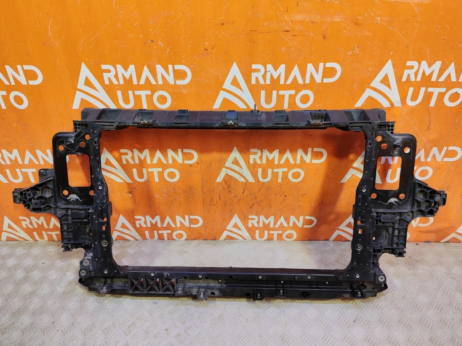 Панель передняя (суппорт радиатора) Kia Seltos 2019-нв