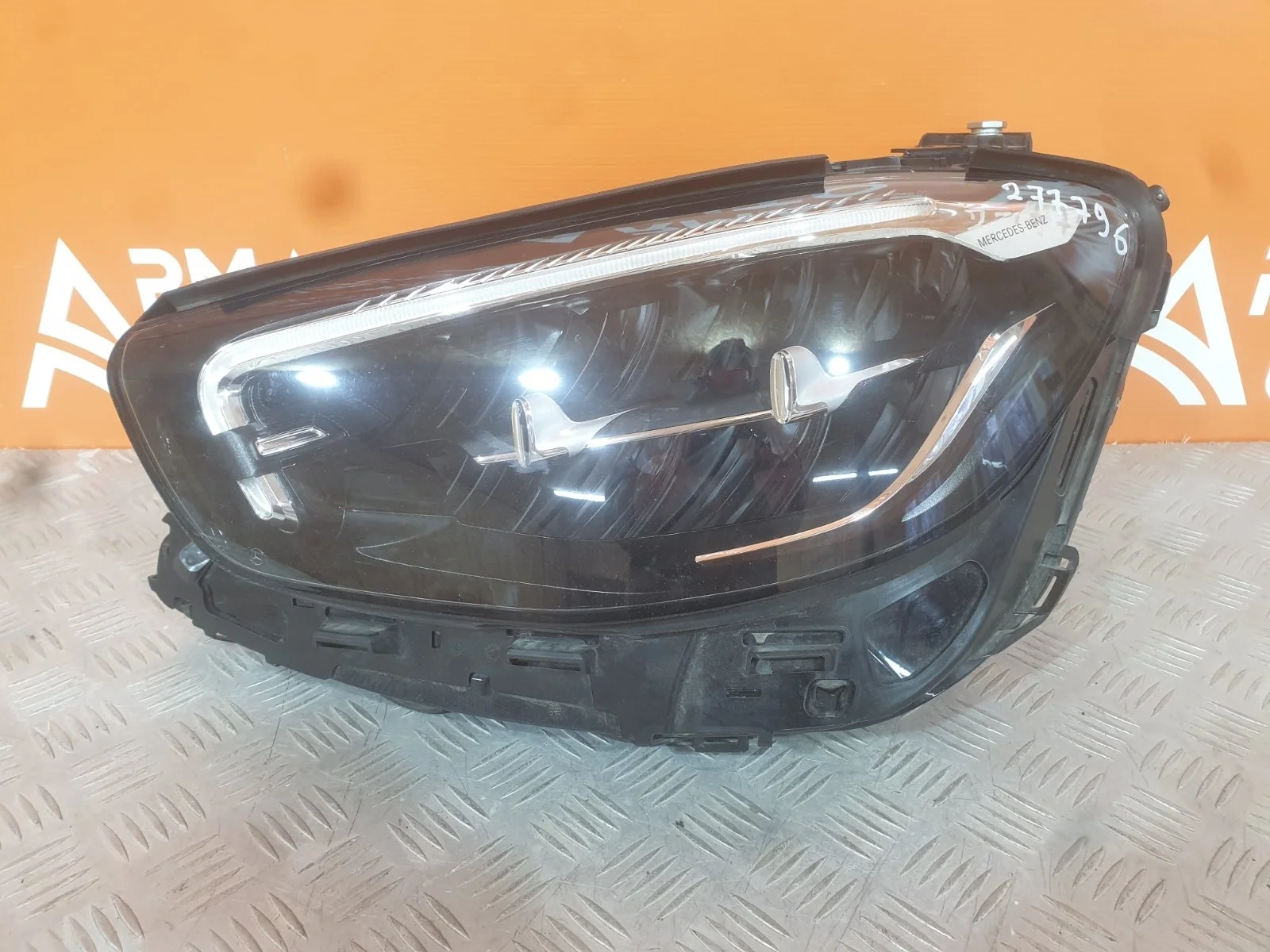 Фара Mercedes -Class 2020-нв W213, S213, C238