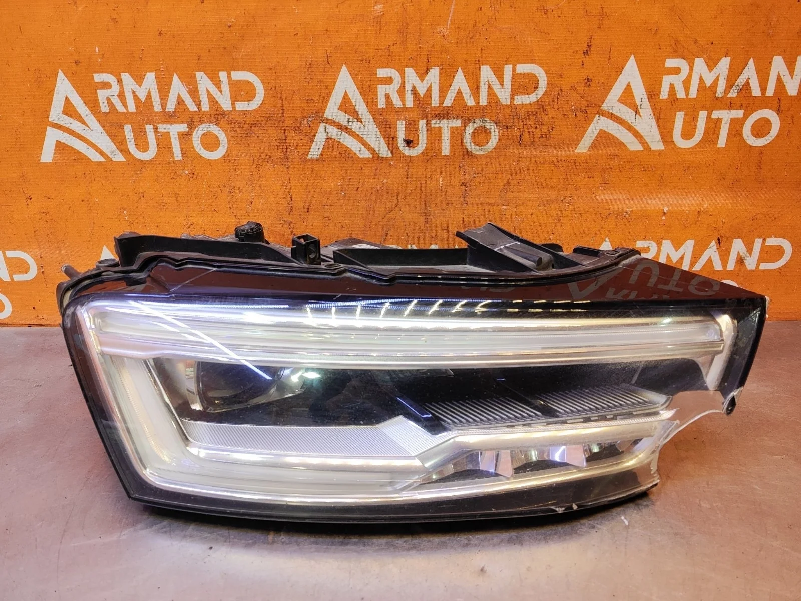 Фара Audi Q3 2014-2018 8U