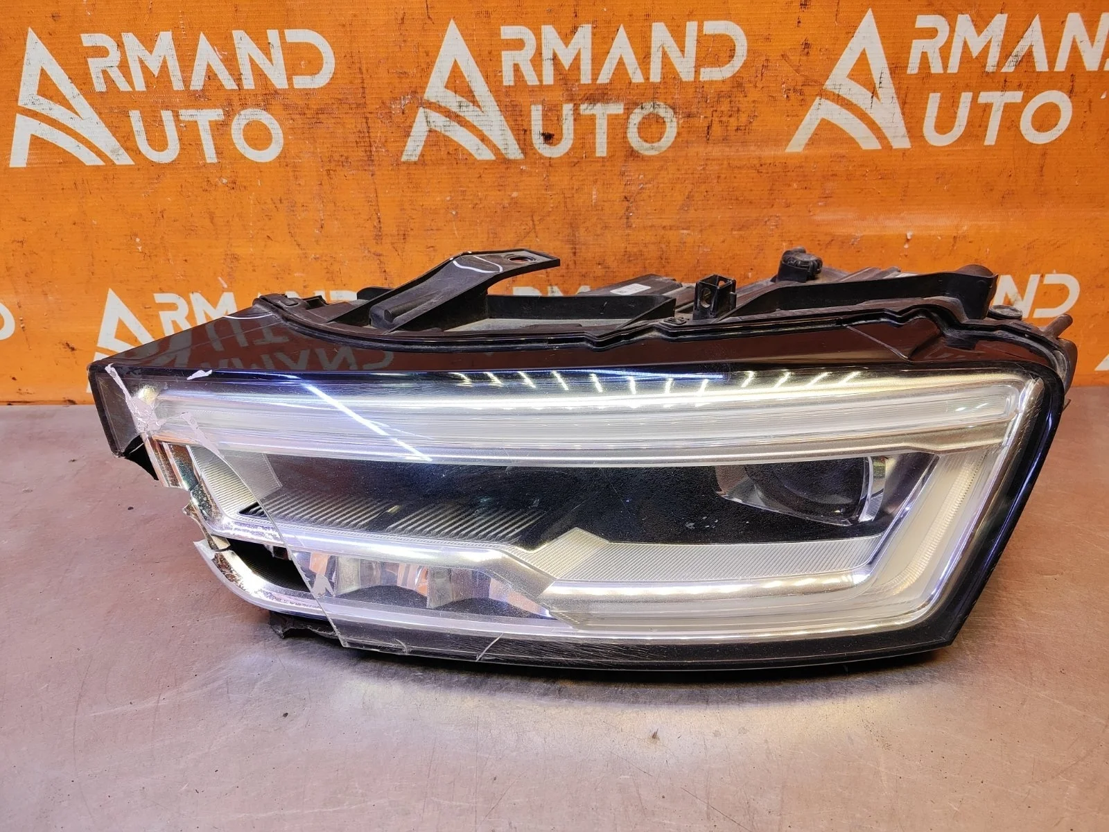 Фара Audi Q3 2014-2018 8U