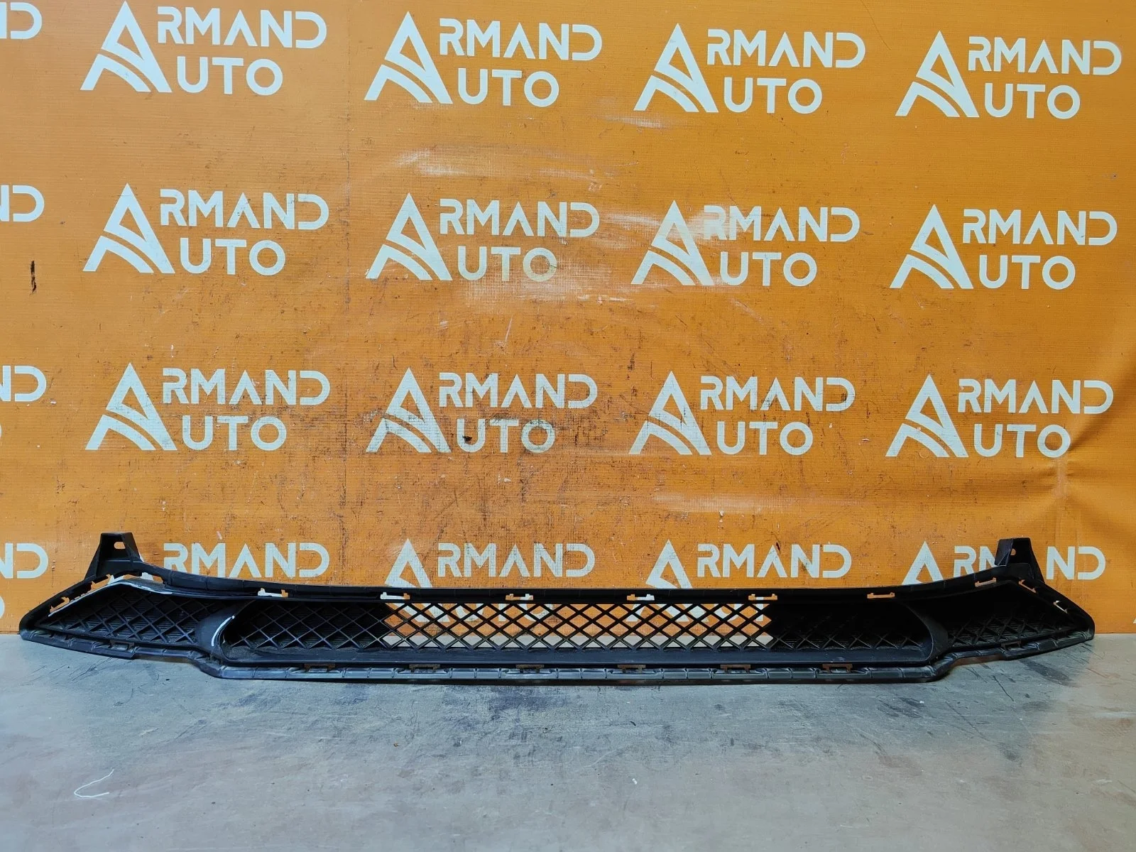 Решетка бампера Hyundai Solaris 2020-нв