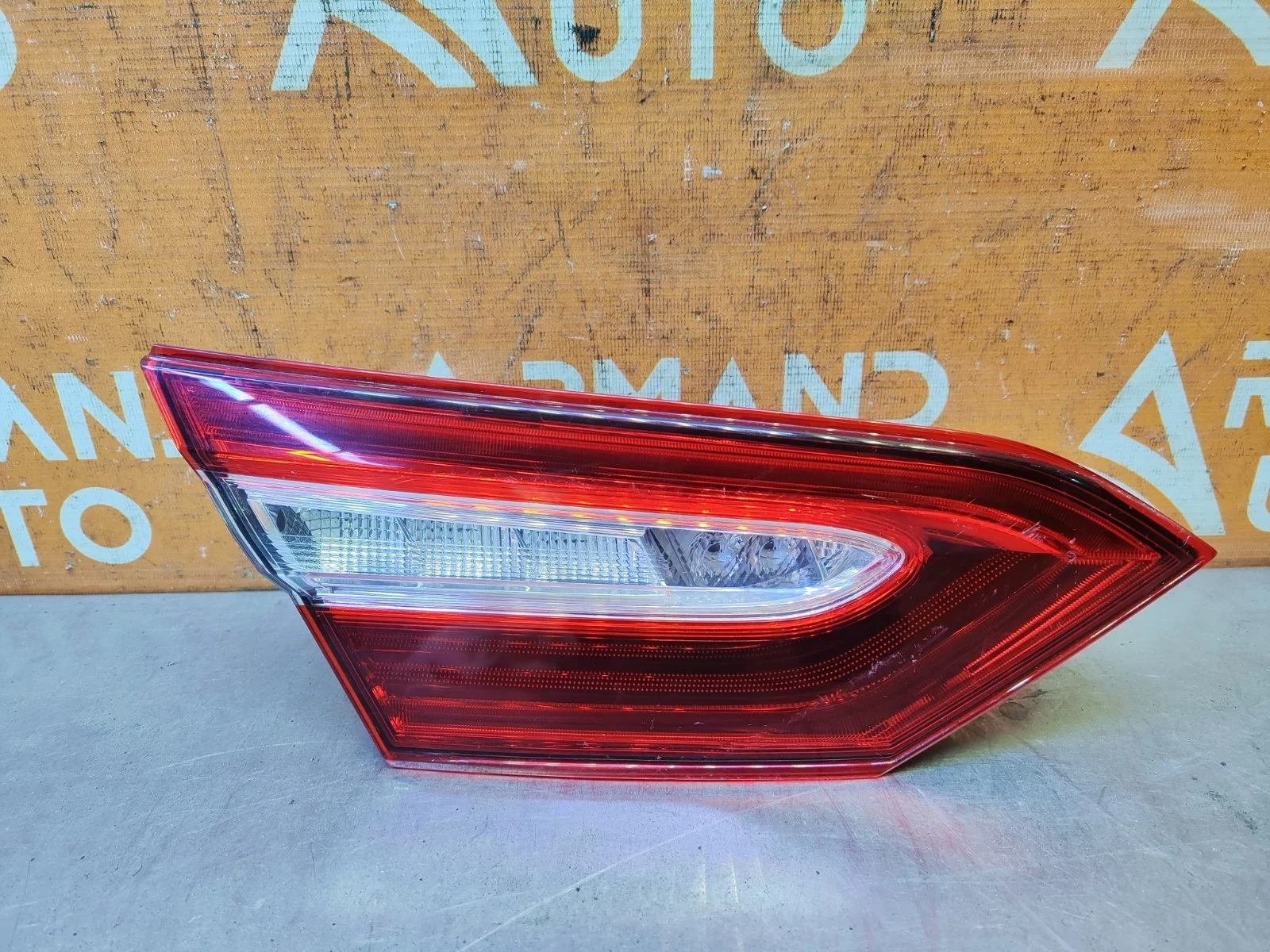 Фонарь внутренний Toyota Camry 2017-нв 8 XV70