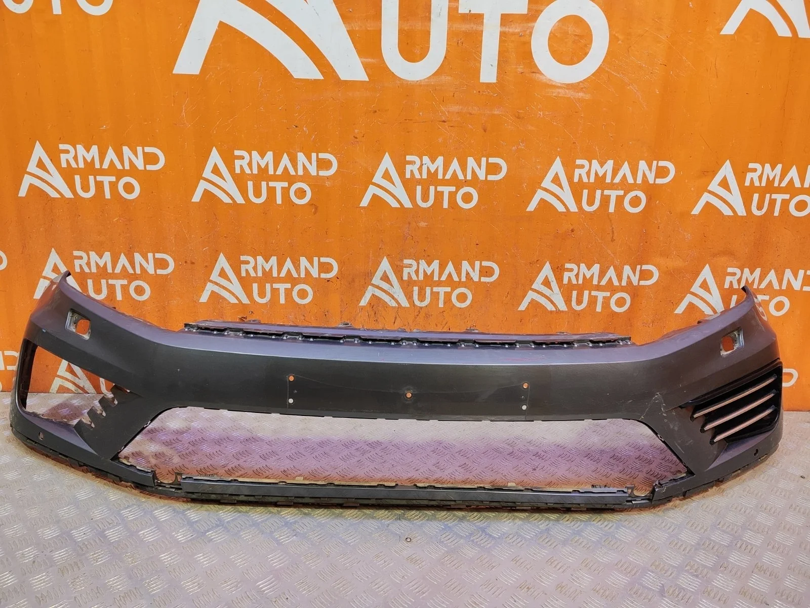 Бампер Volkswagen Touareg 2014-2018