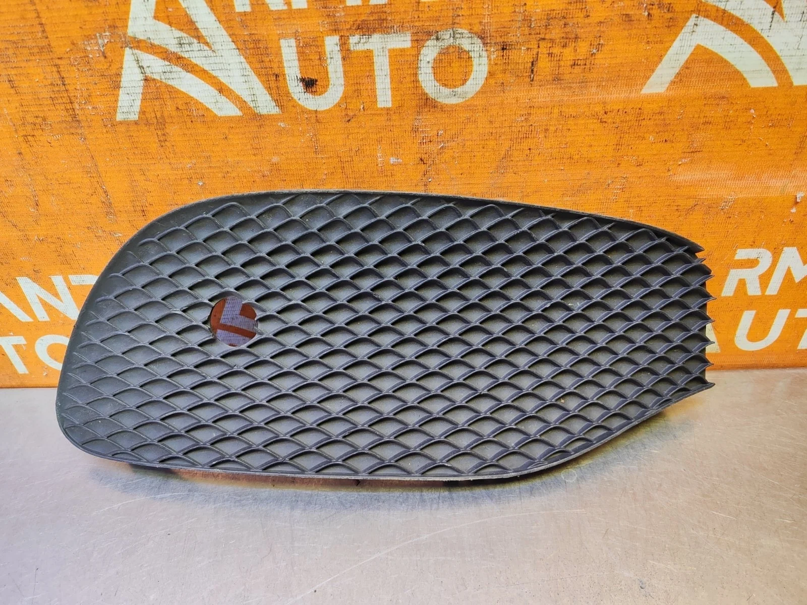 Решетка бампера Mercedes -Class 2016-нв W213, S213