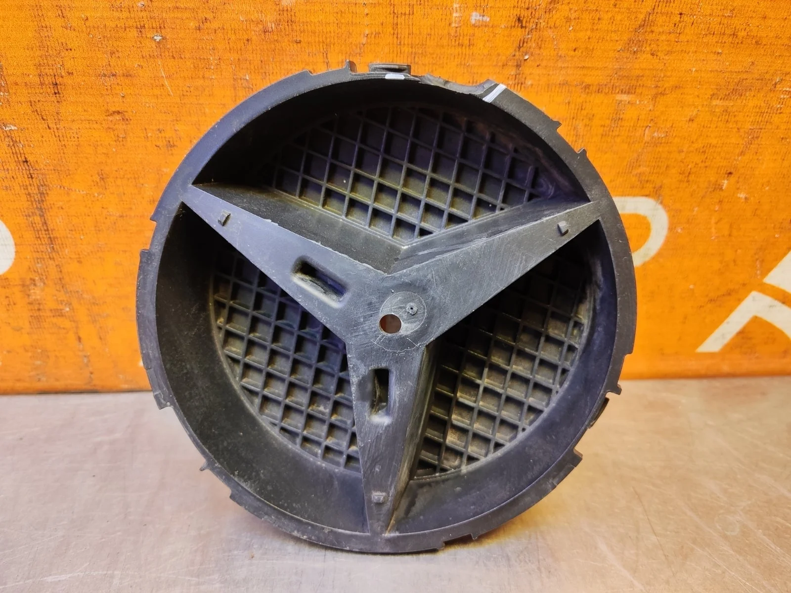 Кронштейн эмблемы Mercedes -Class 2014-2018 W205