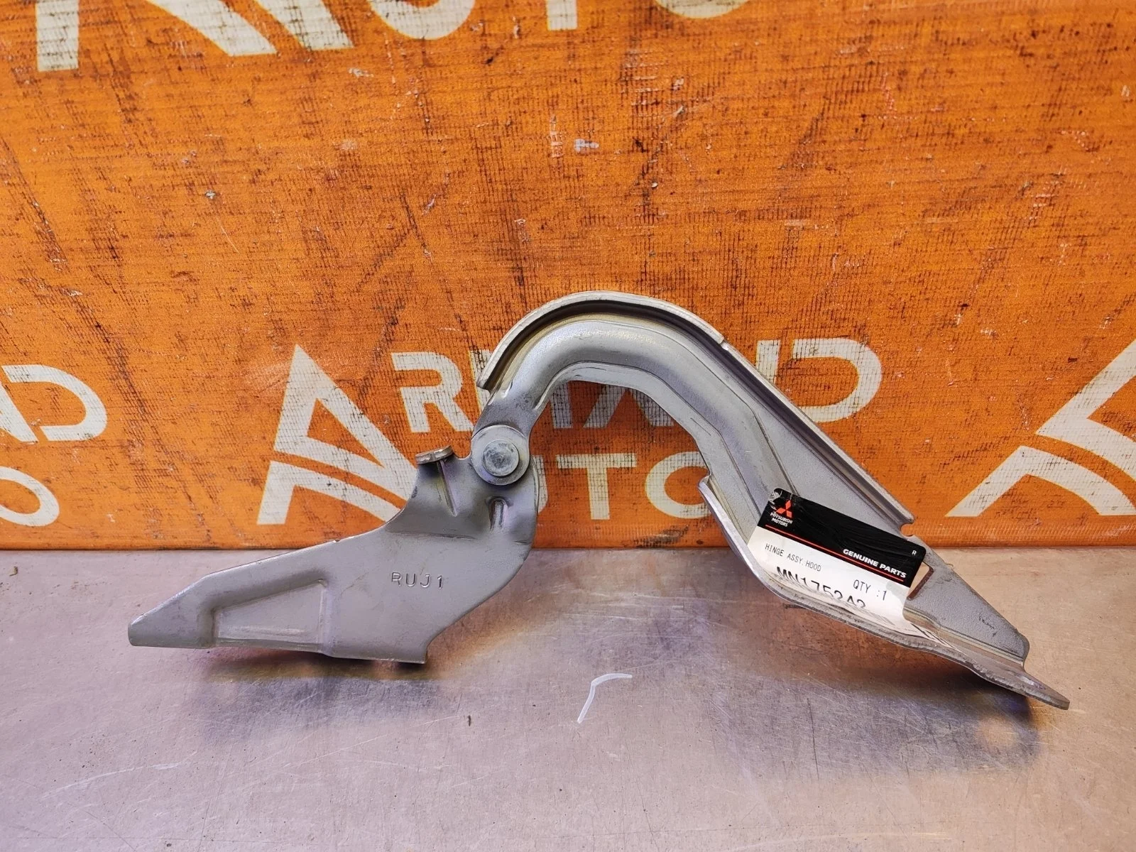 Петля капота Mitsubishi Outlander 2005-2013 XL