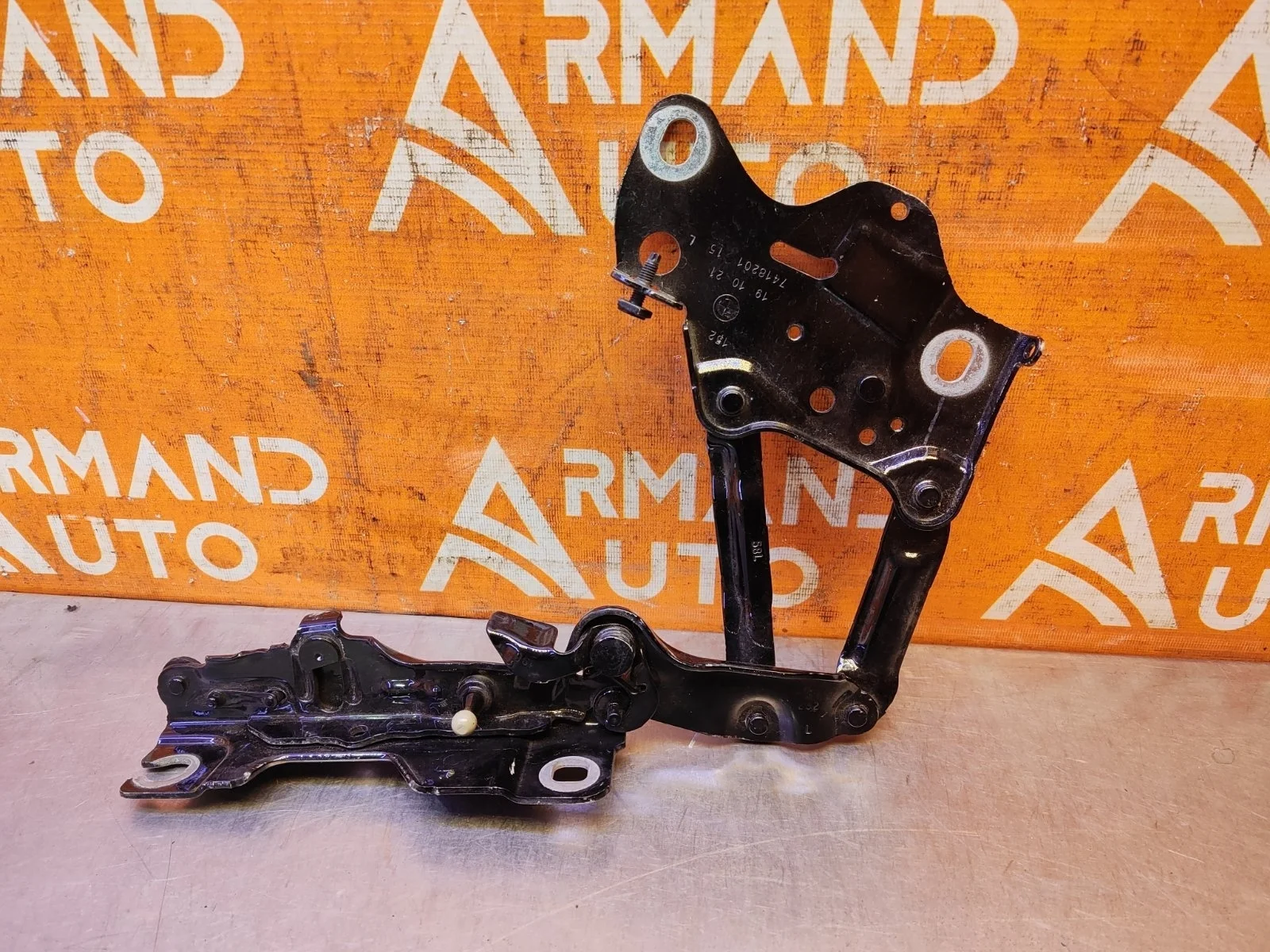 Петля капота BMW X5 2018-нв G05