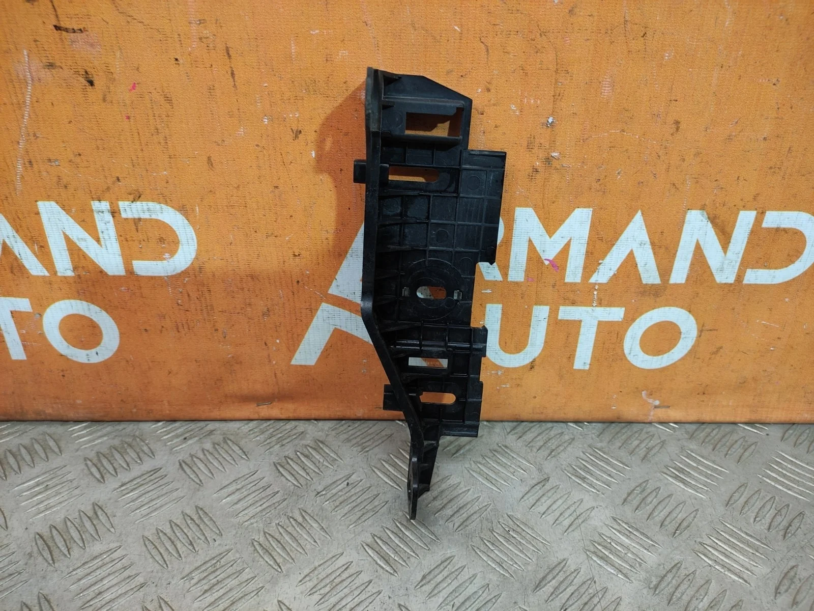 Кронштейн фонаря Land Rover Range 2012-2022 4 L405