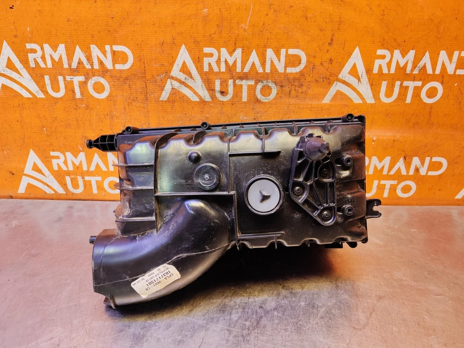 Корпус воздушного фильтра Land Rover Range 2012-2022 4 L405