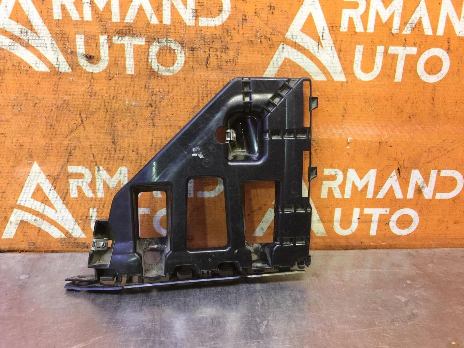 Кронштейн бампера Skoda Rapid 2020-нв