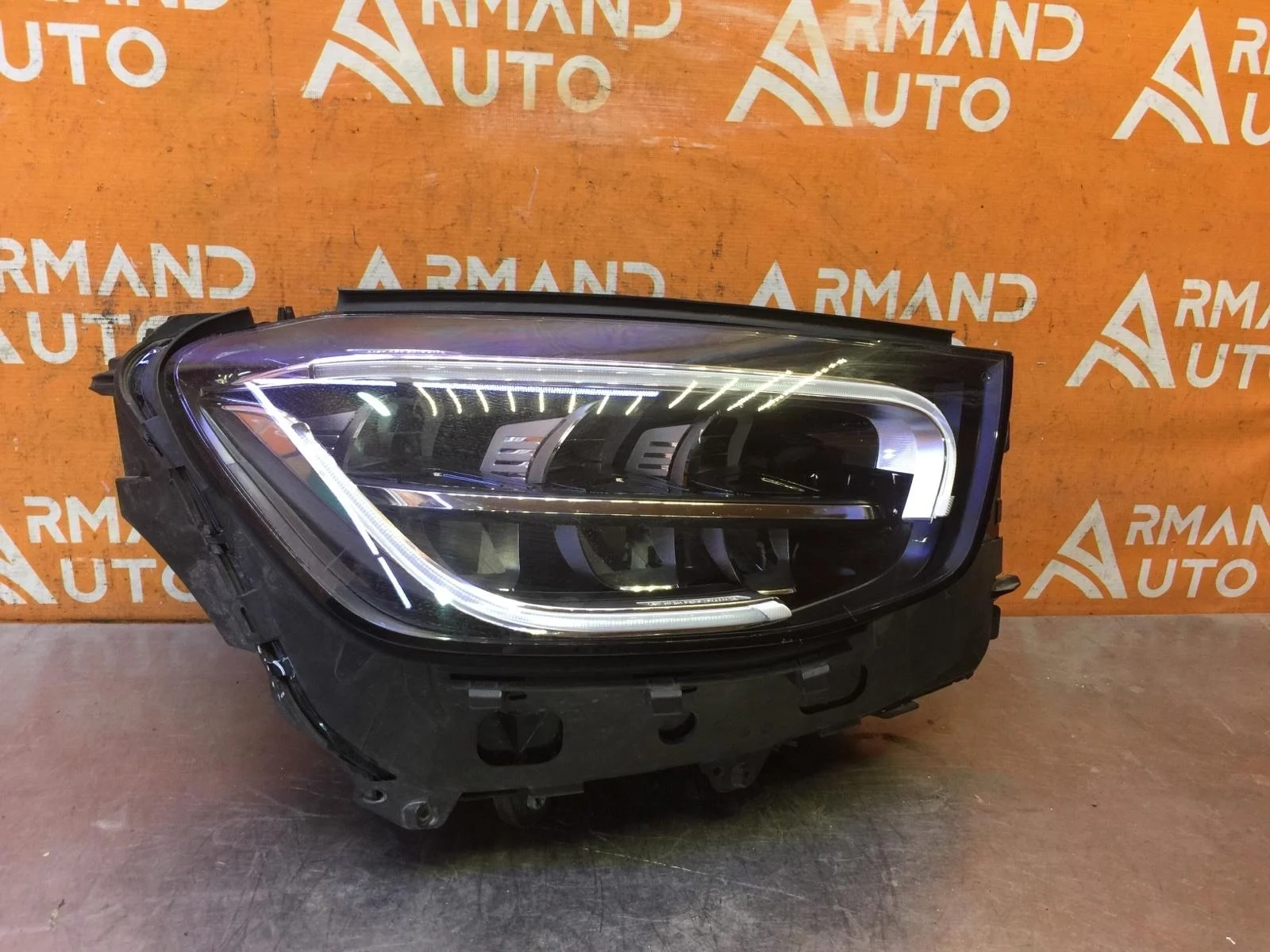 Фара Mercedes GLC-Class 2019-нв X253