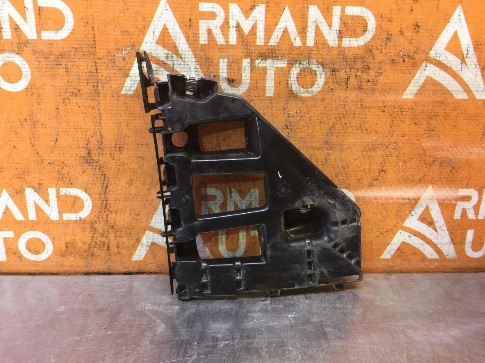 Кронштейн бампера Skoda Rapid 2020-нв