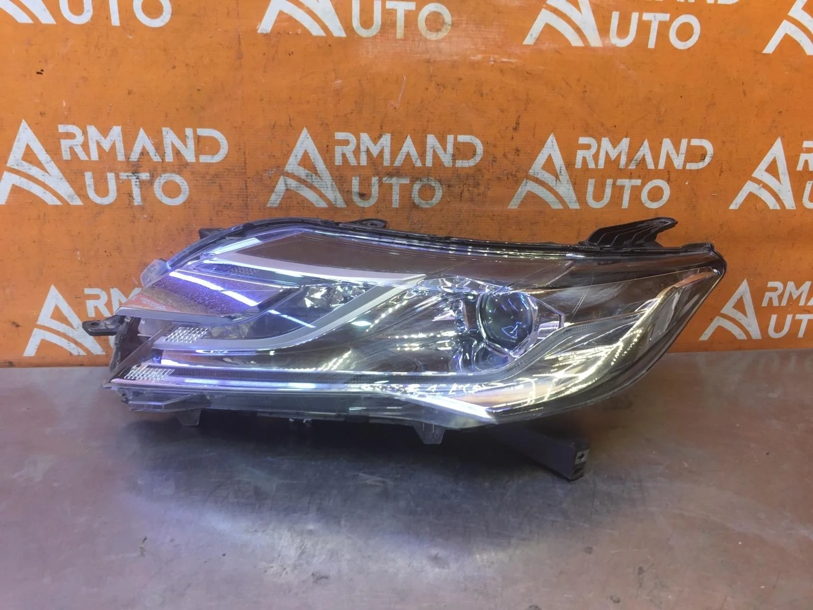 Фара Mitsubishi Pajero Sport 2015-2021 3