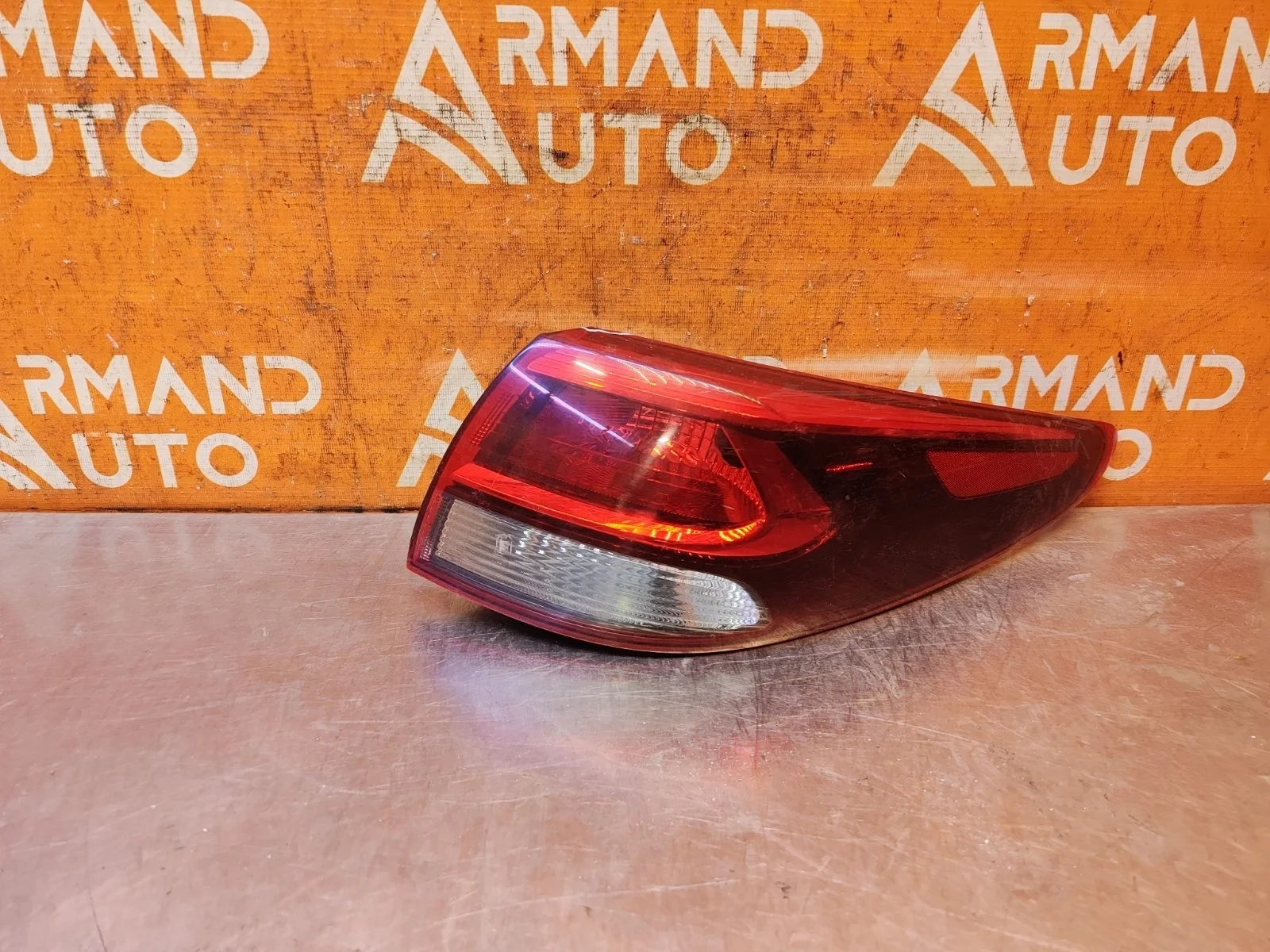 Фонарь внешний Kia Rio 2017-2020 4 FB