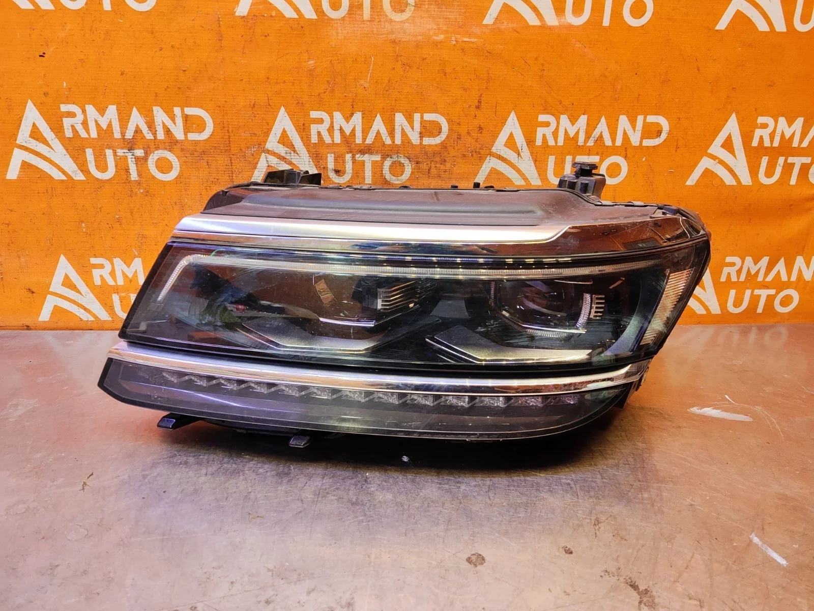 Фара Volkswagen Tiguan 2016-2020