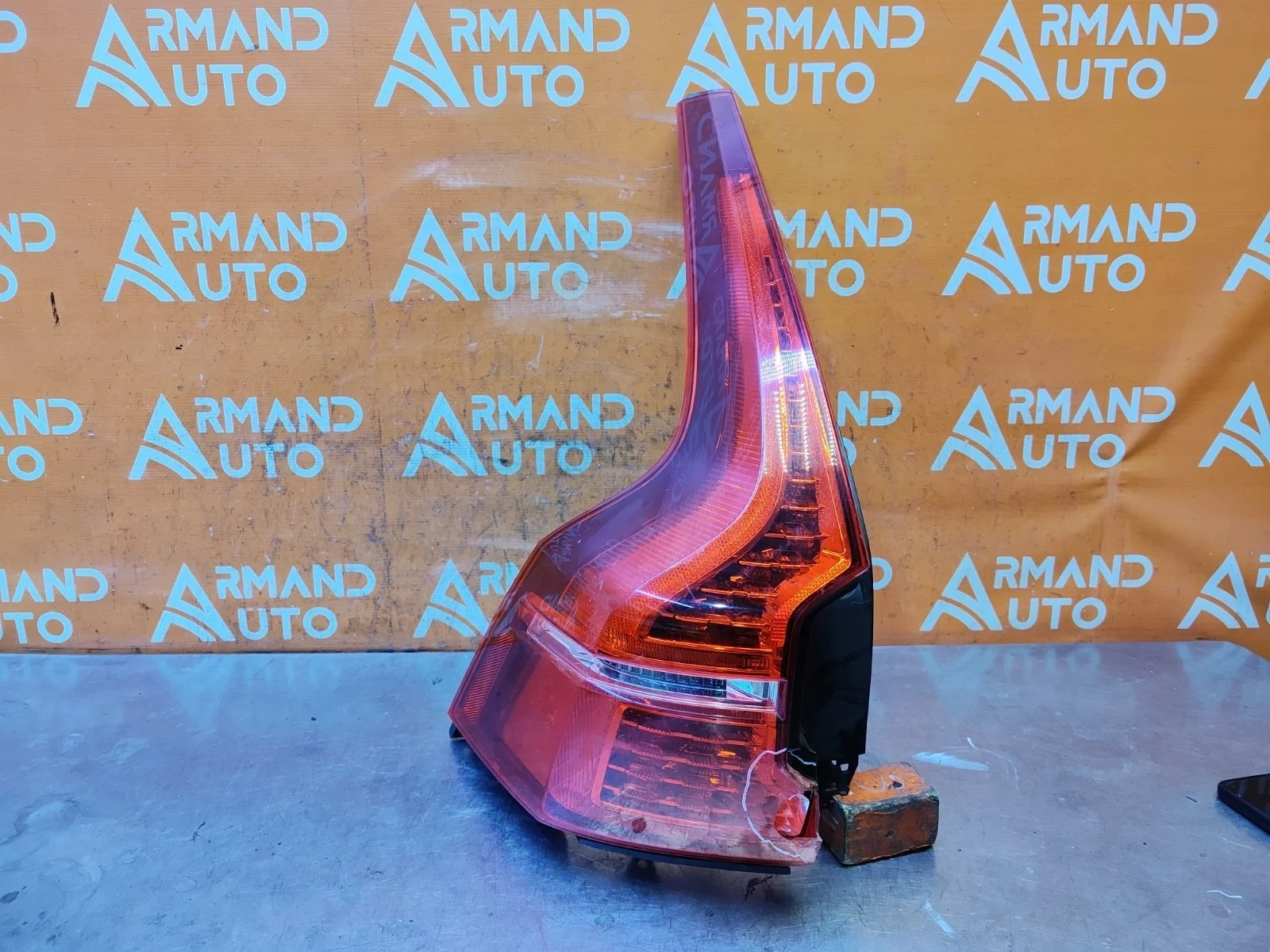 Фонарь внешний Volvo XC60 2017-нв