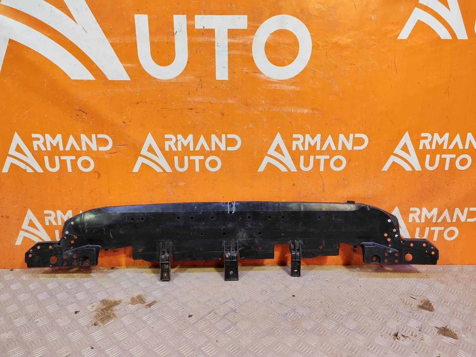 Кронштейн бампера Toyota RAV4 2018-нв 5 XA50